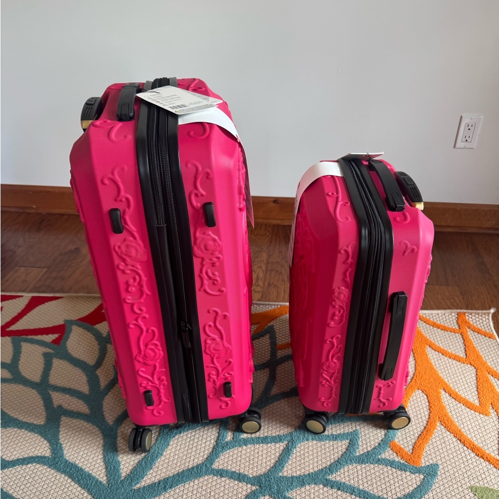 “IT IMPAKT STYLE 2025 LUGGAGE” RED SKULL”HARDSIDE ROLLER LUGGAGE - Picture 2 of 9